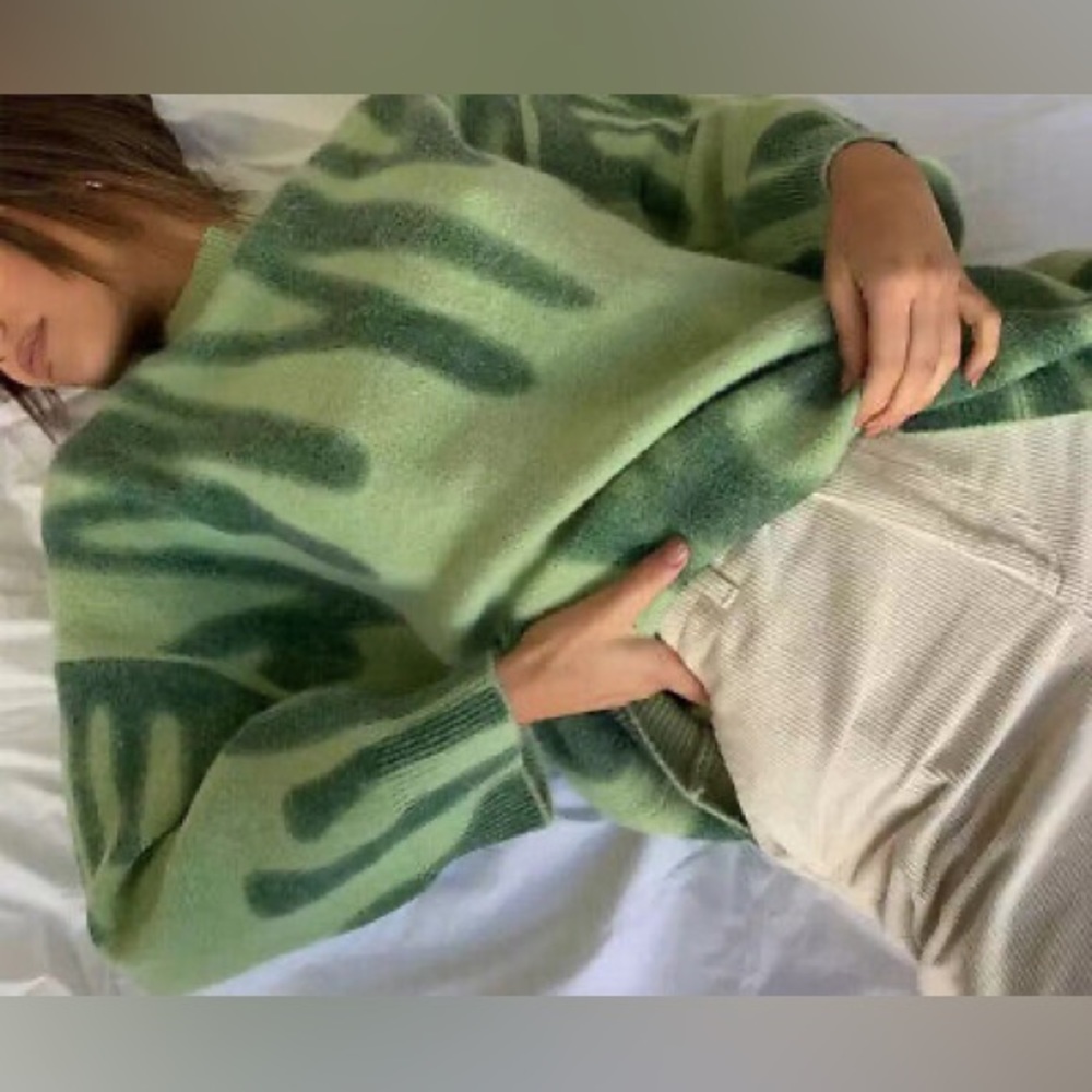 Oversized Green Drip Sweater (Size Large)